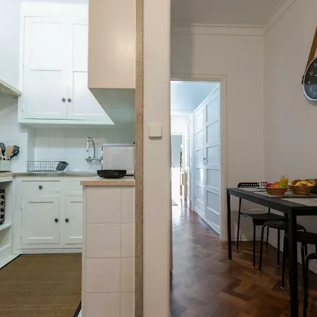 Like-home Cosy Arroios Apt Lisbon